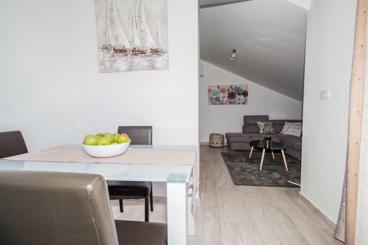 Apartment Hera With Balcony And Free Parking Zára Kültér fotó